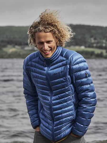 Péřová bunda Hannah Arden plněná vysoce kvalitním kachním peřím